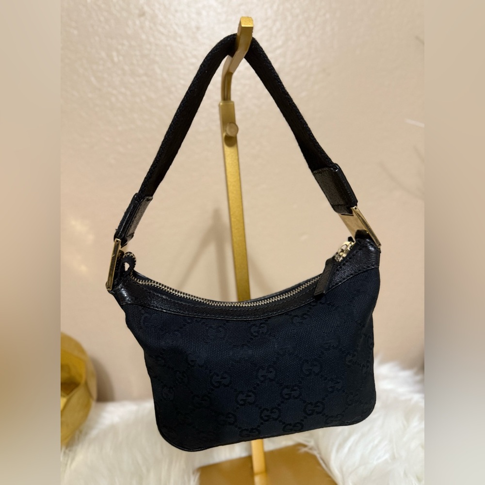 Gucci Black Monogram Shoulder Bag - Picture 5 of 16